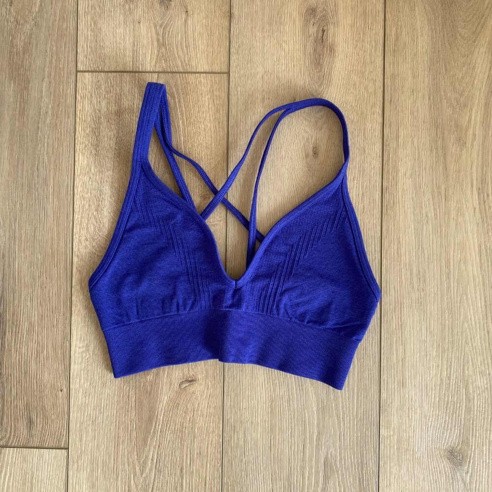 Lululemon Seamlessly Plunge Bra